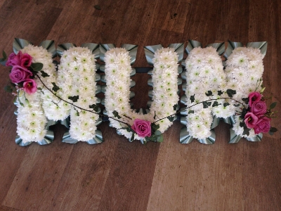 Mum ribbon edging