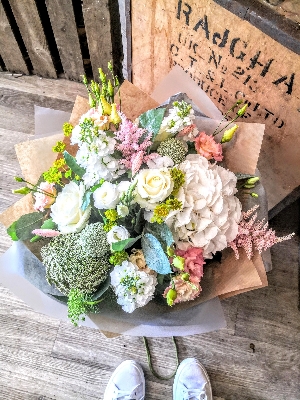 Luxury florist Choice Handtied